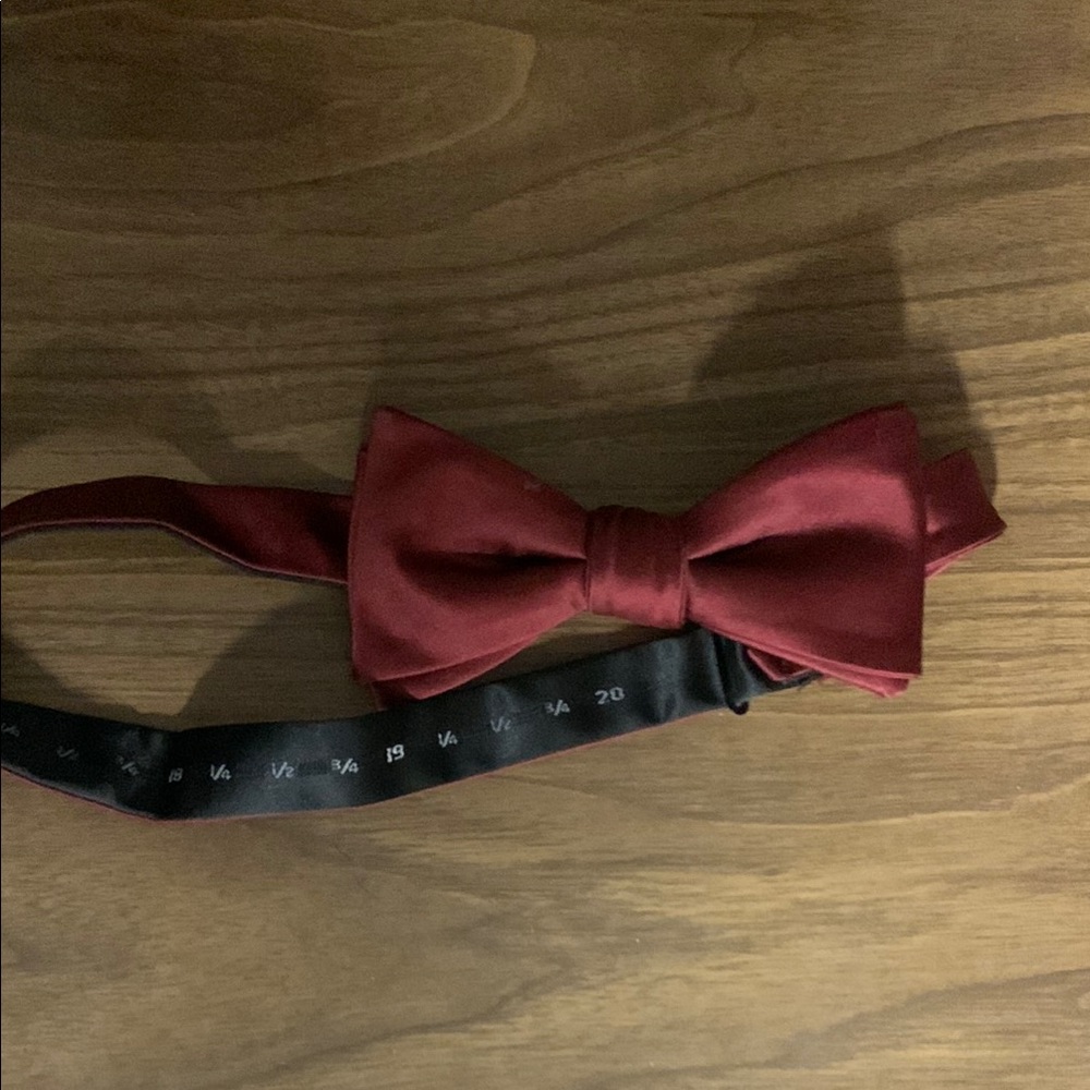 Elegant Red Bow Tie